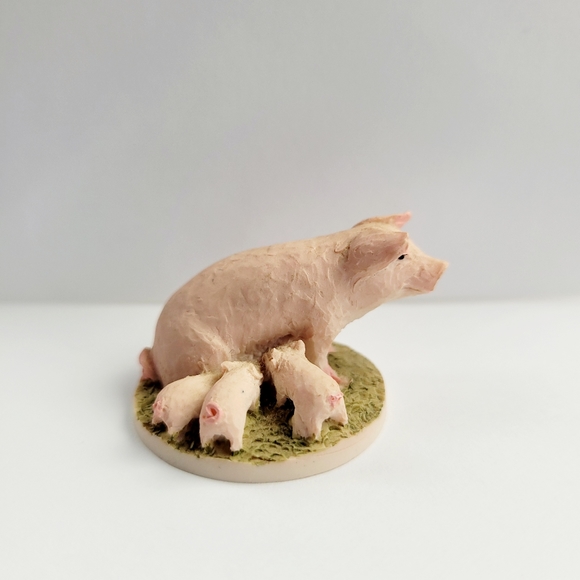 Mama Pig Feeding Piglets ~ Made & Hand Painted in Scotland - Picture 3 of 6